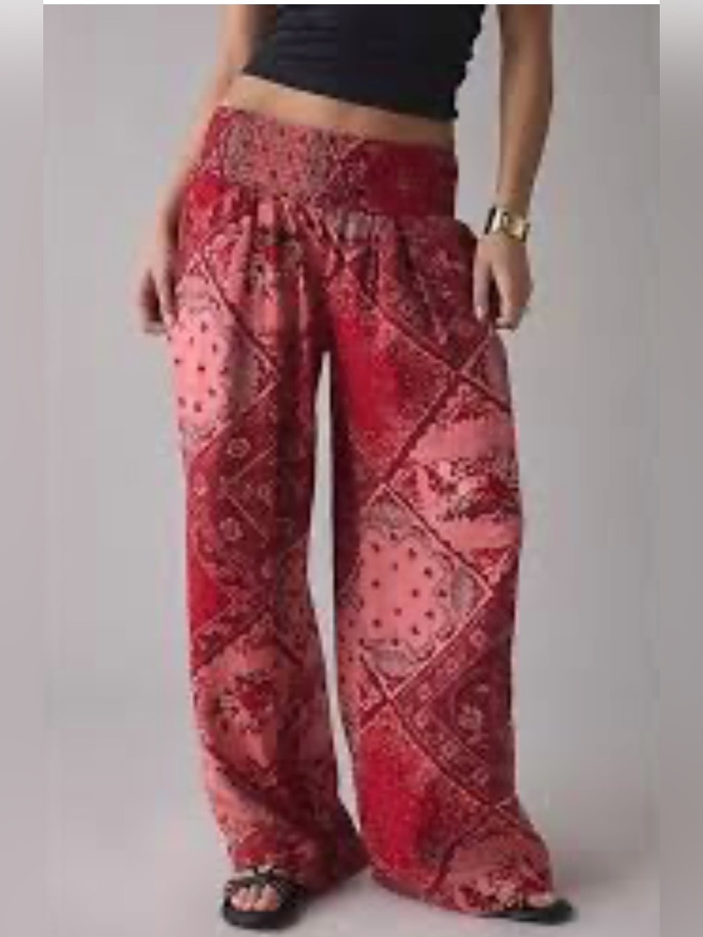 NWT Kimchi Blue Caroline Smocked
Wide Leg Linen-Blend Pants